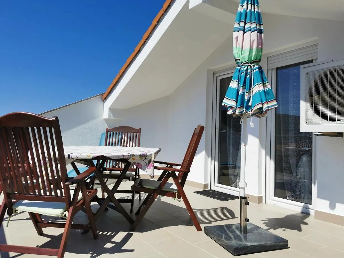 Apartments Mara Cres