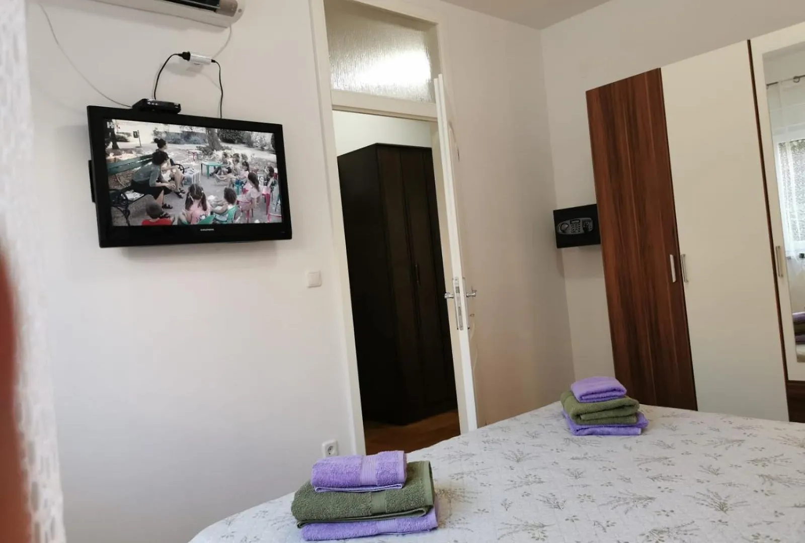 Apartments Mara Cres