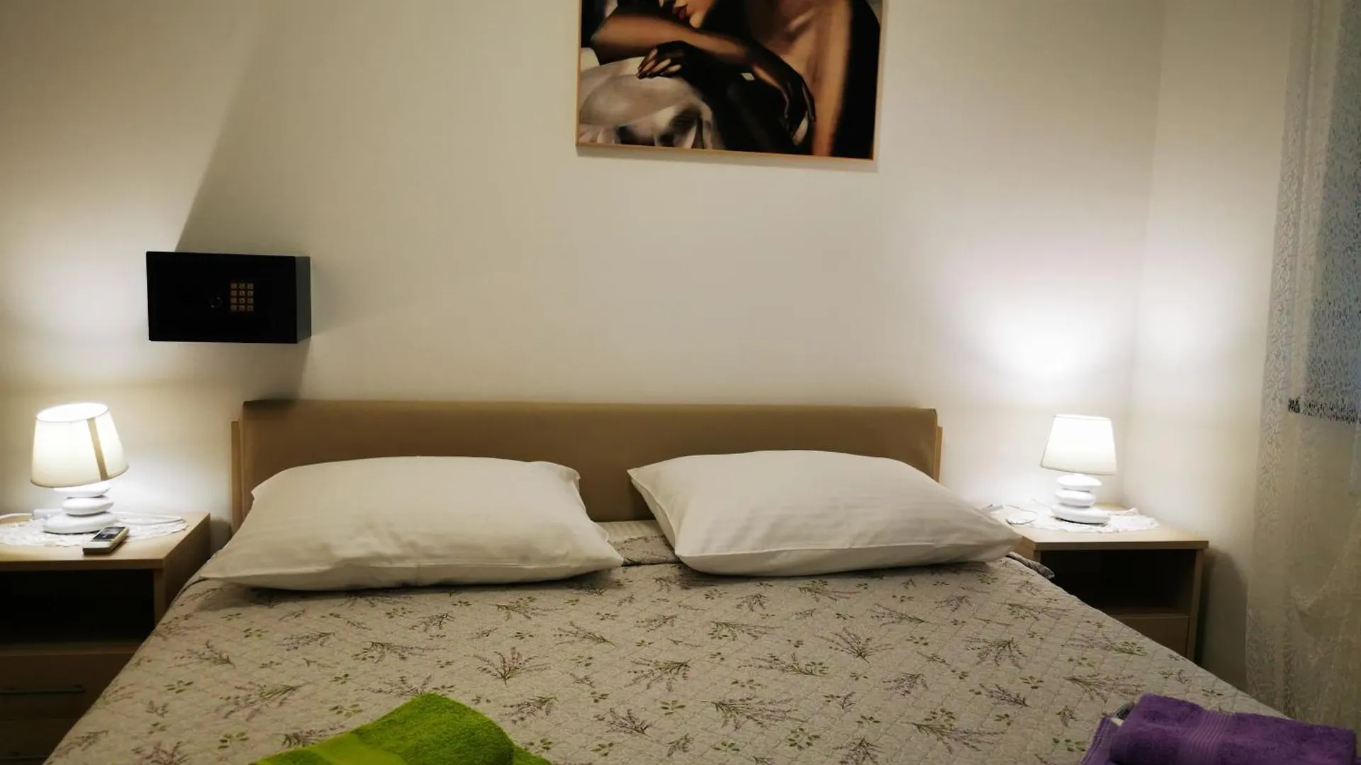 Apartments Mara 茨雷斯