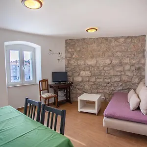 Pogled Na Luku Cres